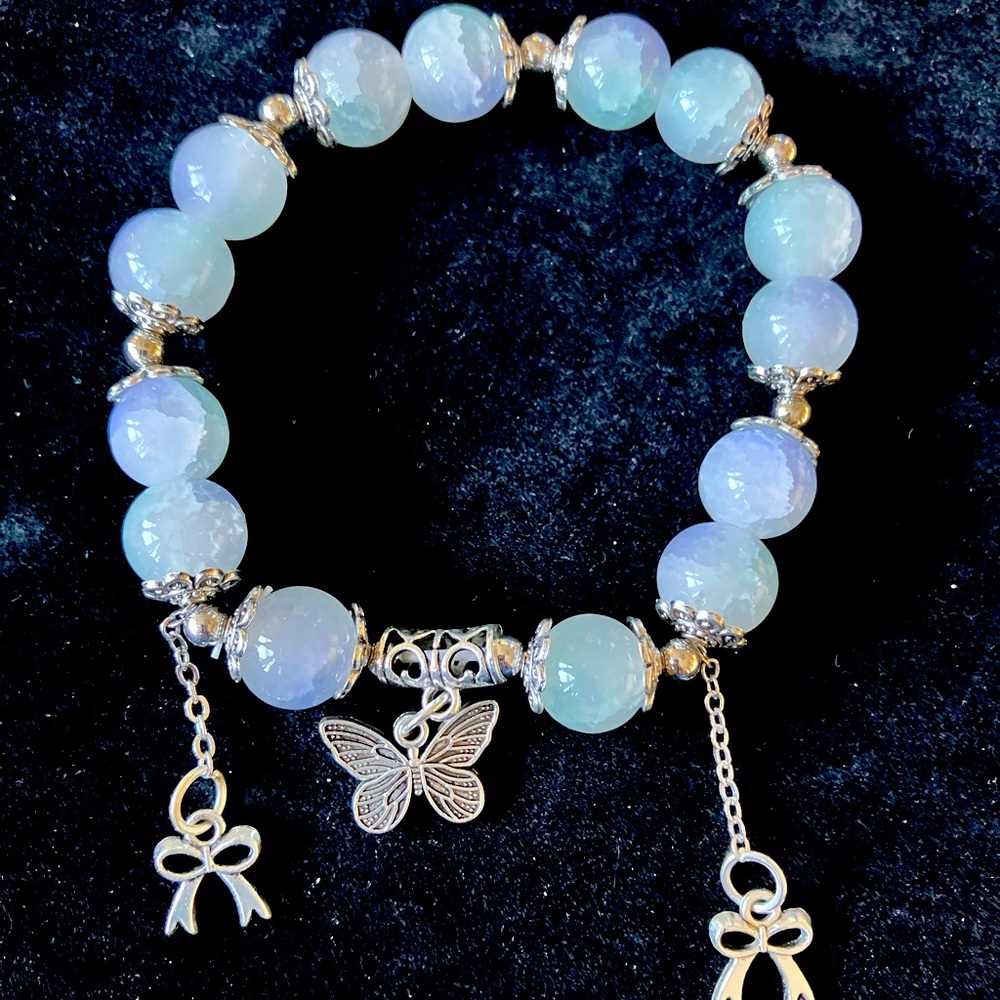 Blue and silver beaded bracelet #festivalvibes
5cm/1.96inch max 6cm/2.4inch